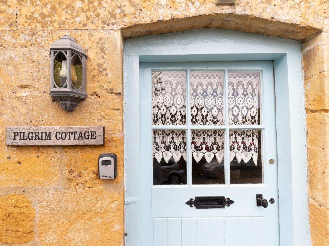 Pilgrim Cottage Bourton on the Hill Exterior foto